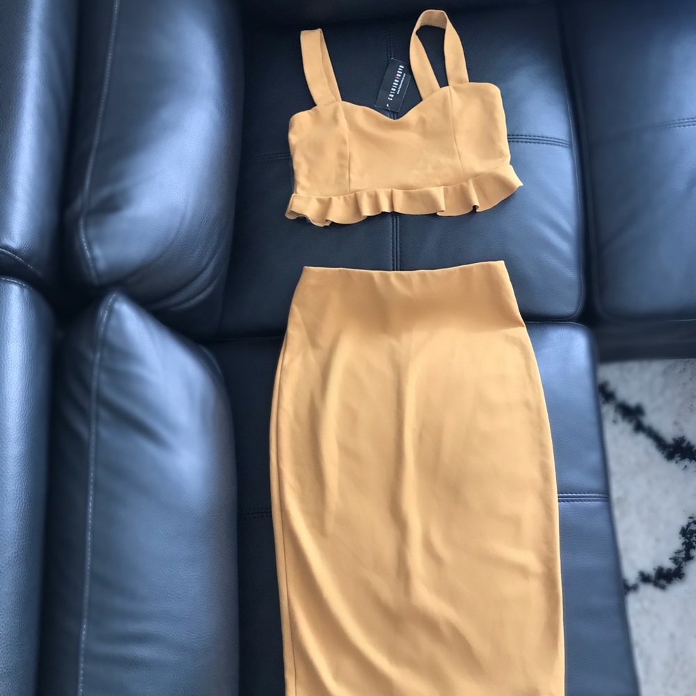 FASHION NOVA 2 PIECE SET